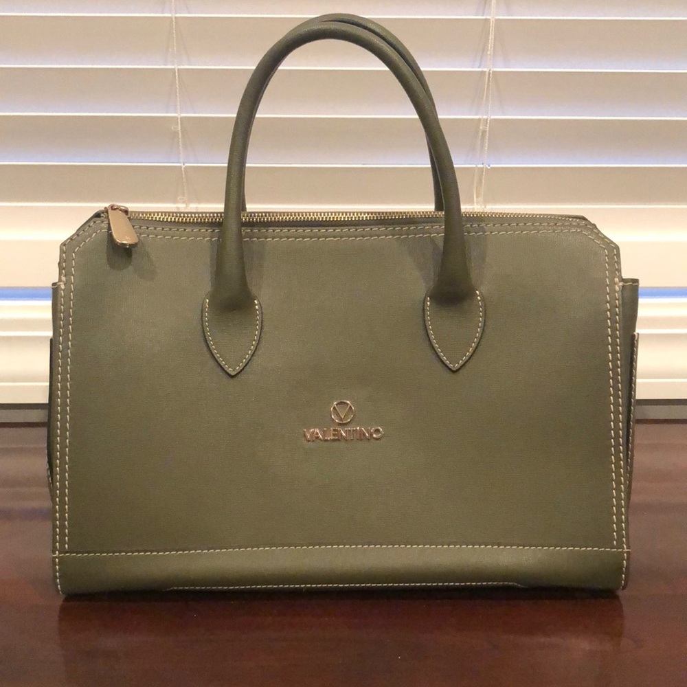VALENTINO handbag NEW without tags includes duster